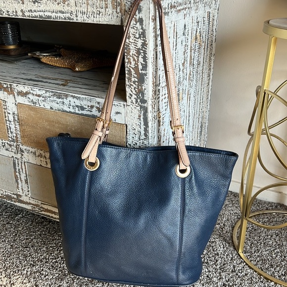 Michael Kors Jet Set Item Genuine Leather Large Tote Shoulder Bag Purse - Picture 2 of 16